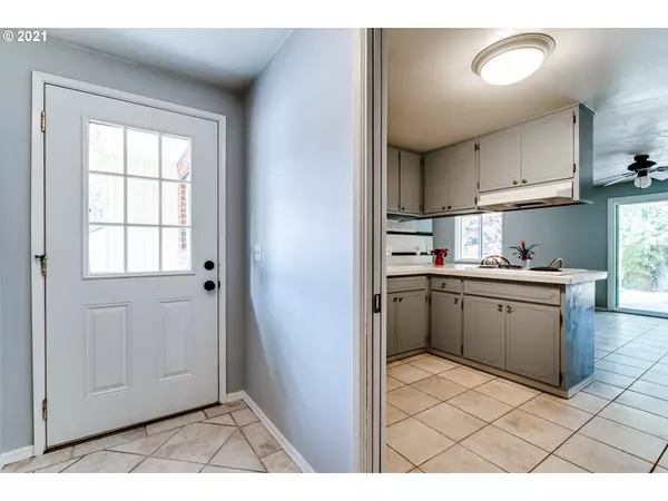 Eugene, OR 97405,3425 CHAUCER WAY