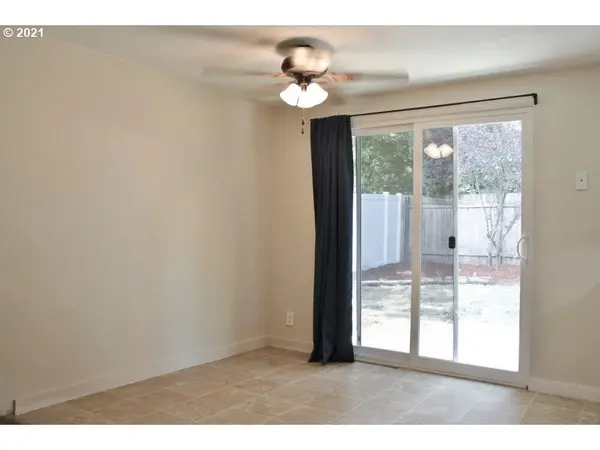 4050 SOUTHWAY LOOP, Springfield, OR 97478