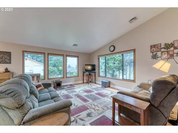 Brookings, OR 97415,815 CAMEO CT