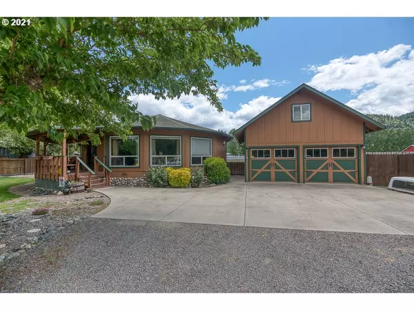 5003 ROGUE RIVER HWY, Gold Hill, OR 97525