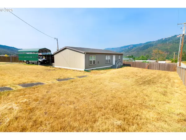 Myrtle Creek, OR 97457,248 NORTON LN