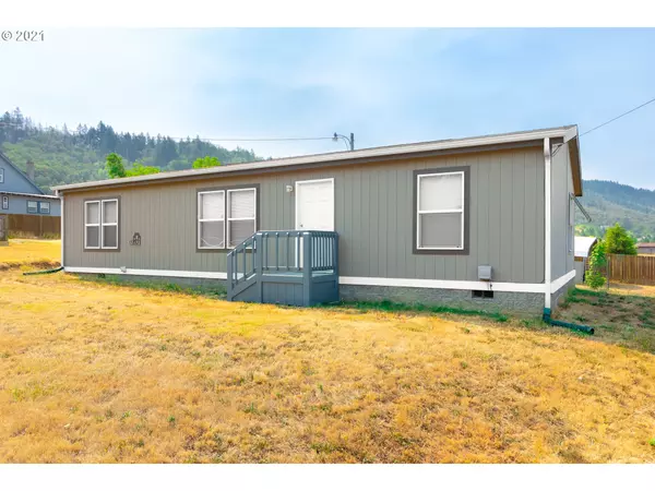 Myrtle Creek, OR 97457,248 NORTON LN