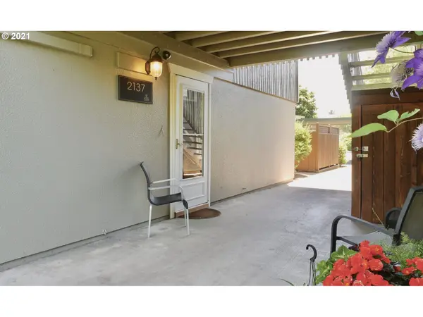 Eugene, OR 97402,2137 W 15TH CT