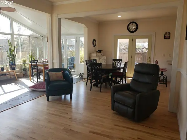 1828 CALISTOGA CT, Eugene, OR 97402