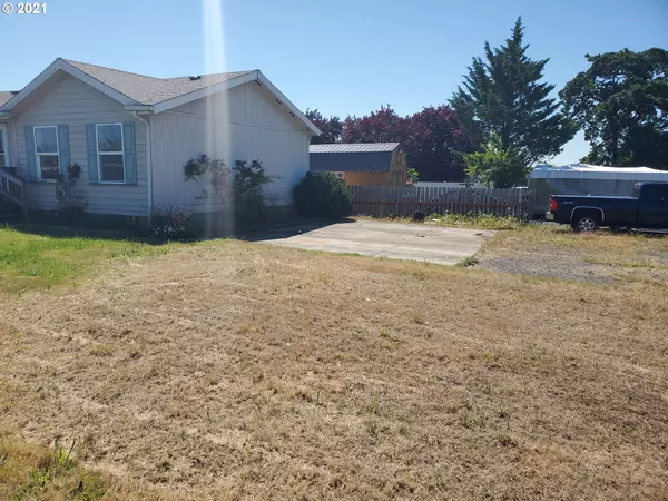 St Helens, OR 97051,604 S 10TH ST