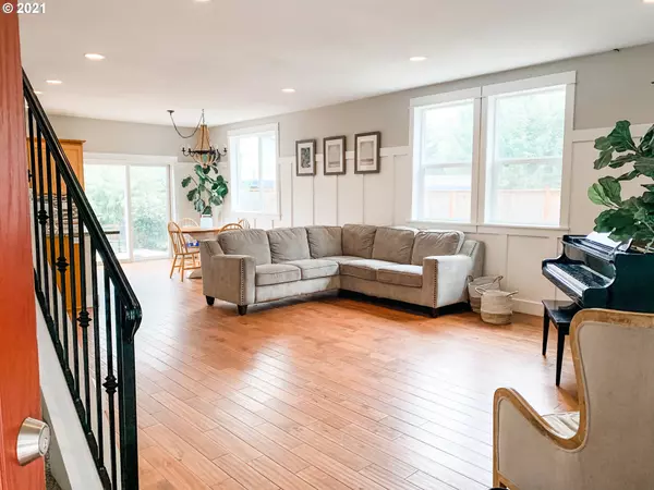 Eugene, OR 97401,907 MARQUET WAY