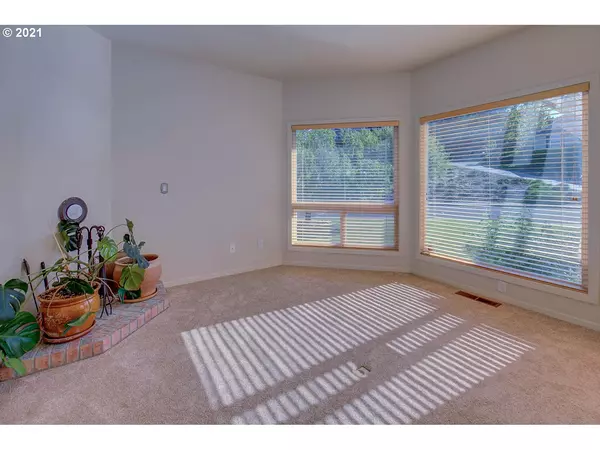 Medford, OR 97504,300 ORCHARD VIEW TERR