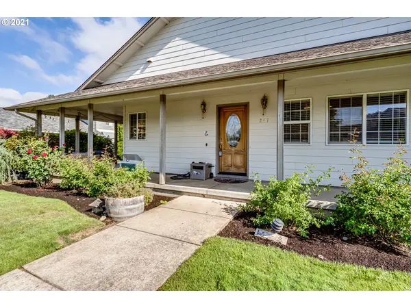 Eugene, OR 97404,247 ALEXANDRA CT