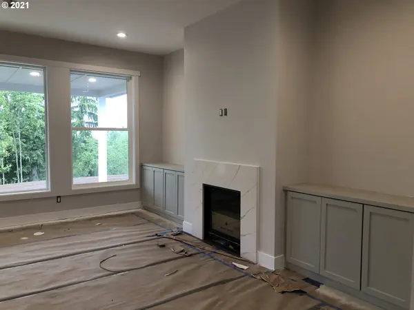 40901 Crest View LN, Knappa, OR 97103