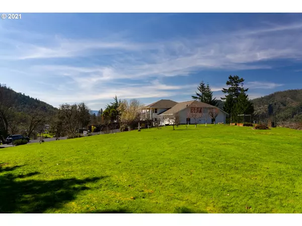 Myrtle Creek, OR 97457,234 RIDGEWOOD PL