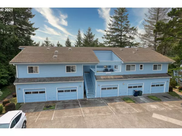 1445 SEACREST LN, #4, Brookings, OR 97415