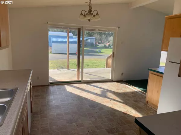 Ocean Park, WA 98640,24912 V LN