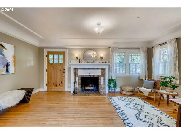 5205 SE TAGGART CT, Portland, OR 97206