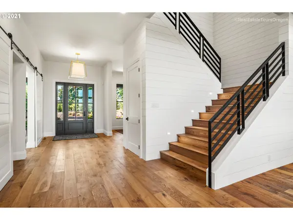 25755 SW LADD HILL RD, Sherwood, OR 97140