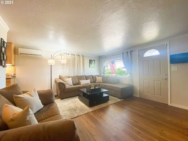 4725 DAISY ST, Springfield, OR 97478