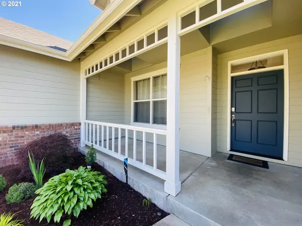 1078 BACKLUND PL, Eugene, OR 97401