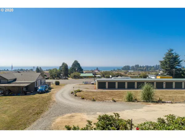 Brookings, OR 97415,15547 S Highway 101 #B