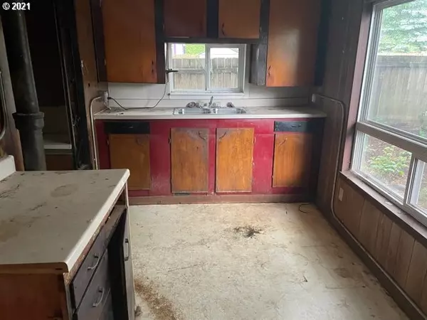 Portland, OR 97266,6411 SE 94TH AVE