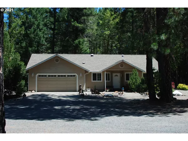 656 LOGAN CUT DR, Cave Junction, OR 97523