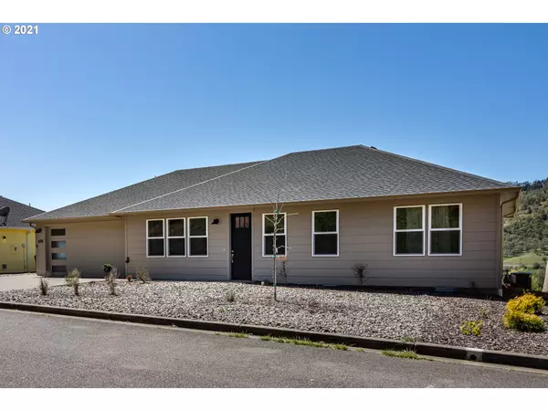 654 NORTH VIEW DR, Winchester, OR 97495