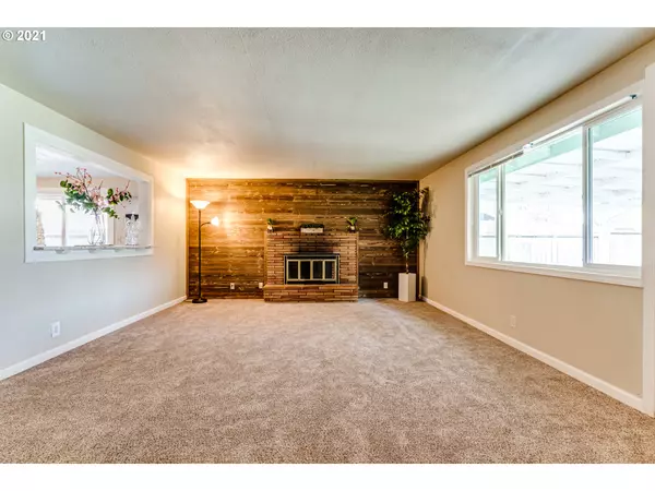 Eugene, OR 97404,1072 MACLAY DR