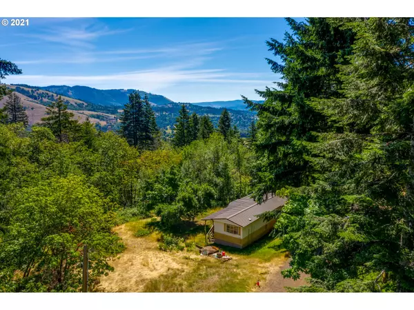 792 LOVE RD, Underwood, WA 98651