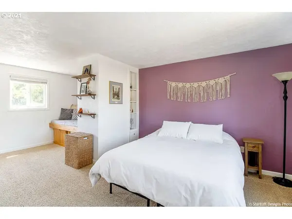 Eugene, OR 97408,1915 Montreal AVE