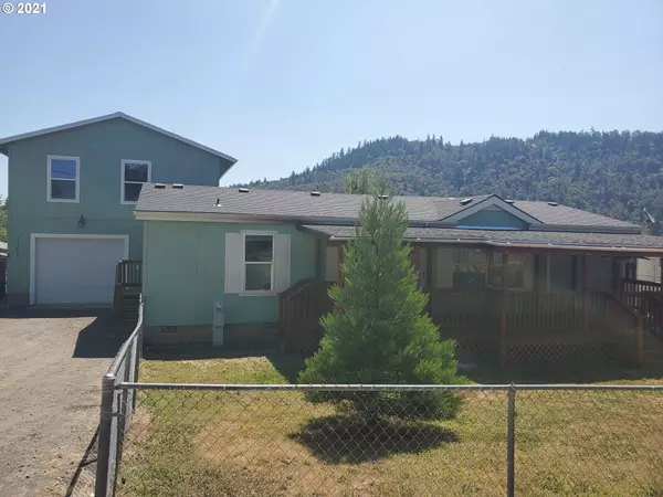 1560 WINSTON SECTION RD, Winston, OR 97496