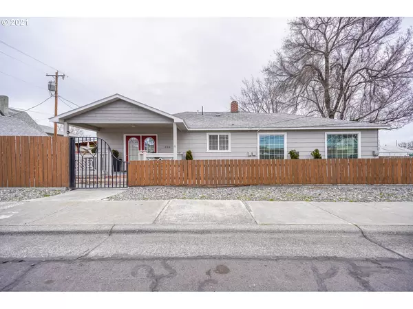 496 W ORCHARD AVE, Hermiston, OR 97838