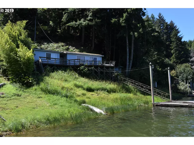 511 N TENMILE LAKE, Lakeside, OR 97449