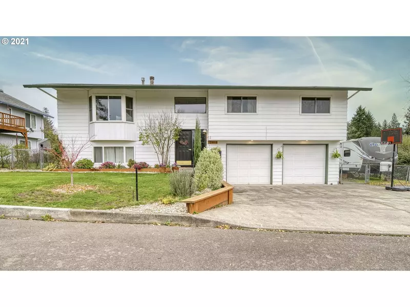 32919 NW SUNSET DR, Scappoose, OR 97056