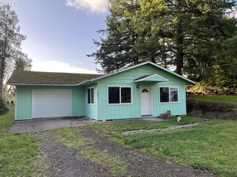 751 N BAXTER ST, Coquille, OR 97423