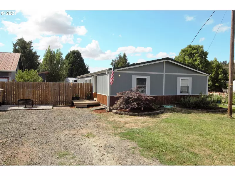 175 HUNTER ST, Brownsville, OR 97327