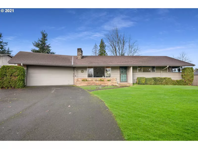 5587 SE VIEWCREST DR, Milwaukie, OR 97267