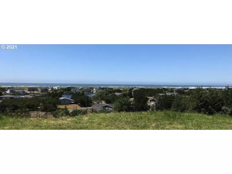 34110 J PL, Ocean Park, WA 98640