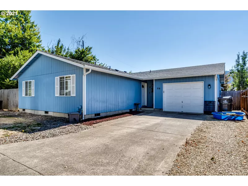 94 N 7TH ST, Creswell, OR 97426