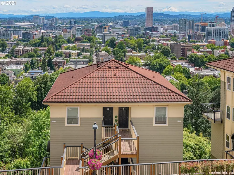 402 NW UPTOWN TER #3A, Portland, OR 97210