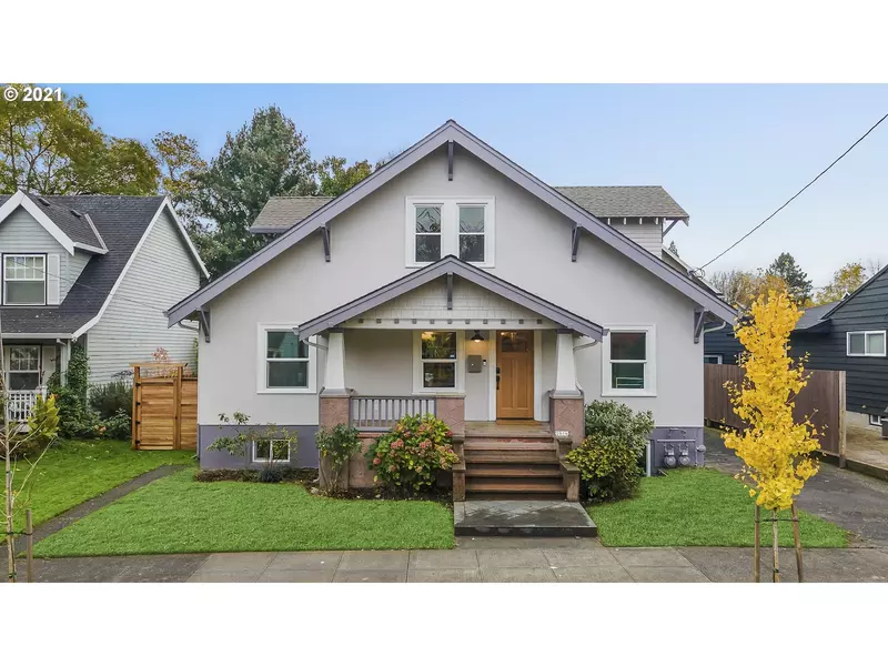 2016 SE BIDWELL ST, Portland, OR 97202