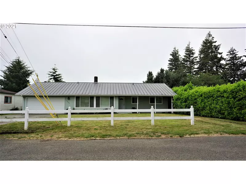 1325 W 10TH ST, Coquille, OR 97423