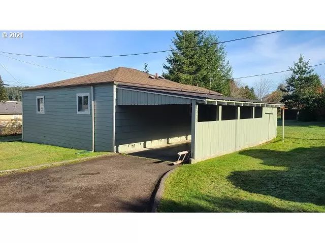 2575 BOWMAN RD, Reedsport, OR 97467