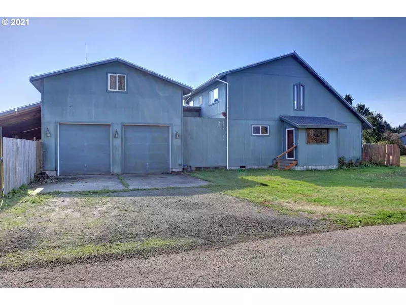 7010 CAPT GRAY DR, Ilwaco, WA 98624