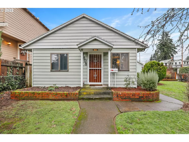 8808 NE HALSEY ST, Portland, OR 97220