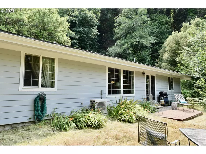 30291 Hummingbird, Gold Beach, OR 97444