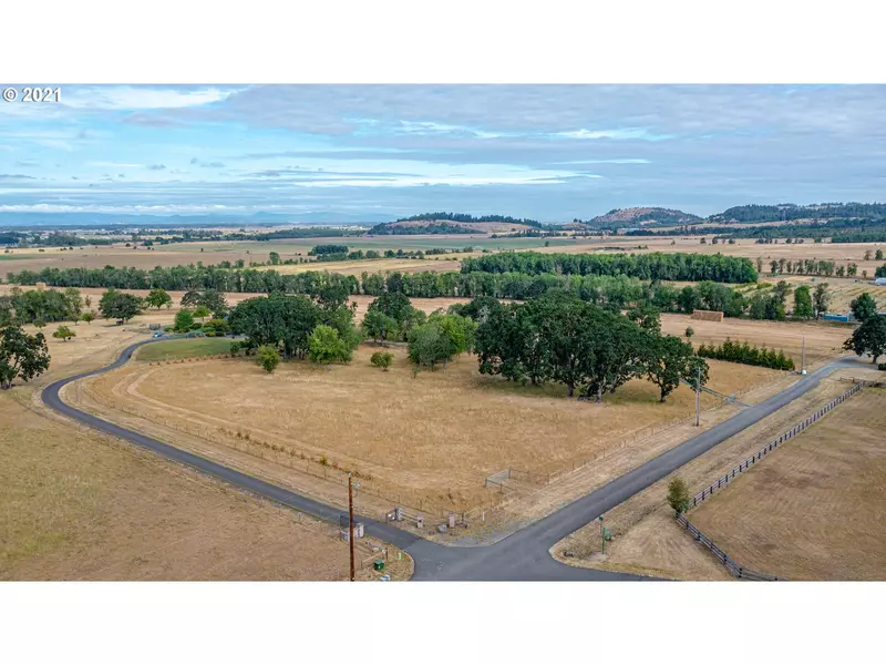 Oak Crest RD, Coburg, OR 97408