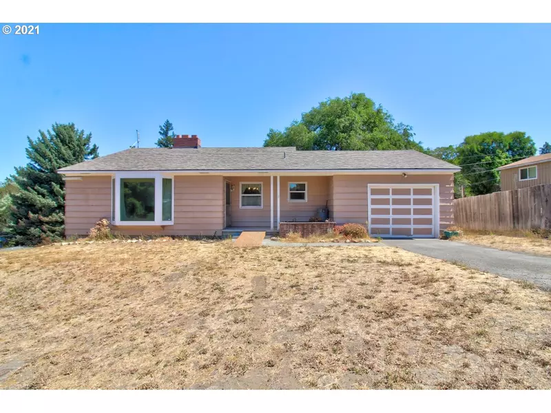 809 W 18TH ST, The Dalles, OR 97058