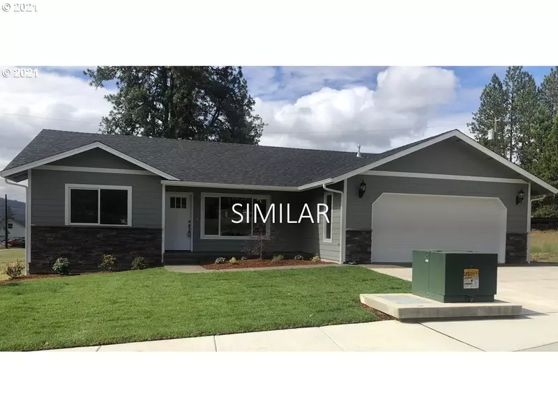 235 ADDISON AVE, Sutherlin, OR 97479