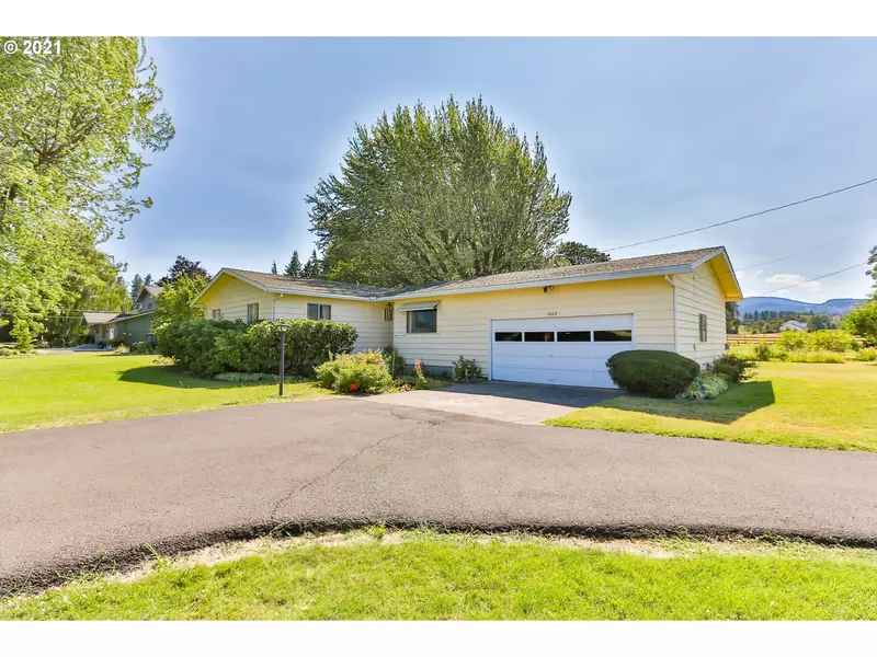 1860 TUCKER RD, Hood River, OR 97031