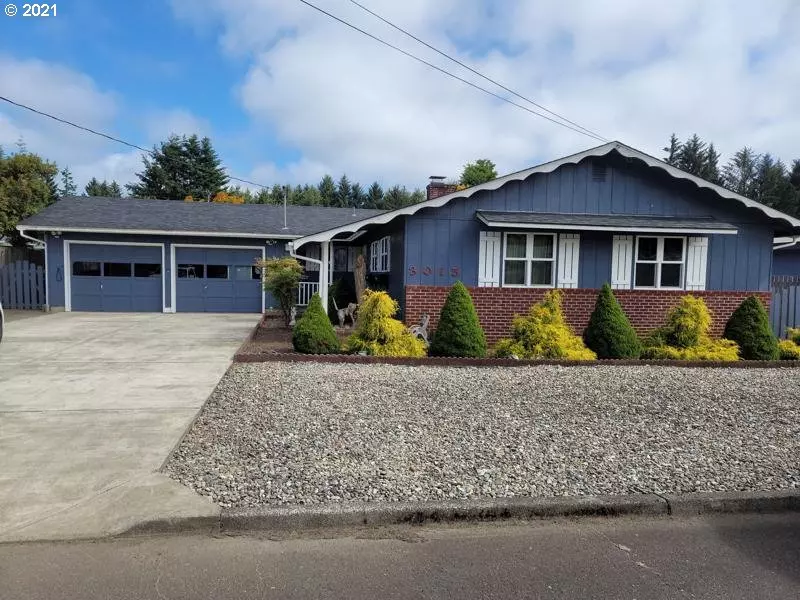 3015 GREENBRIAR ST, Reedsport, OR 97467