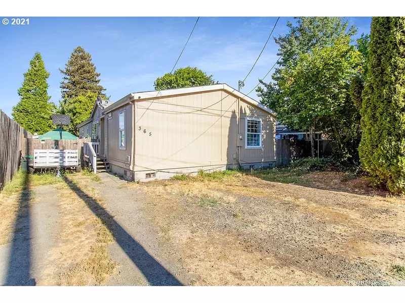 365 S 4TH ST, Harrisburg, OR 97446