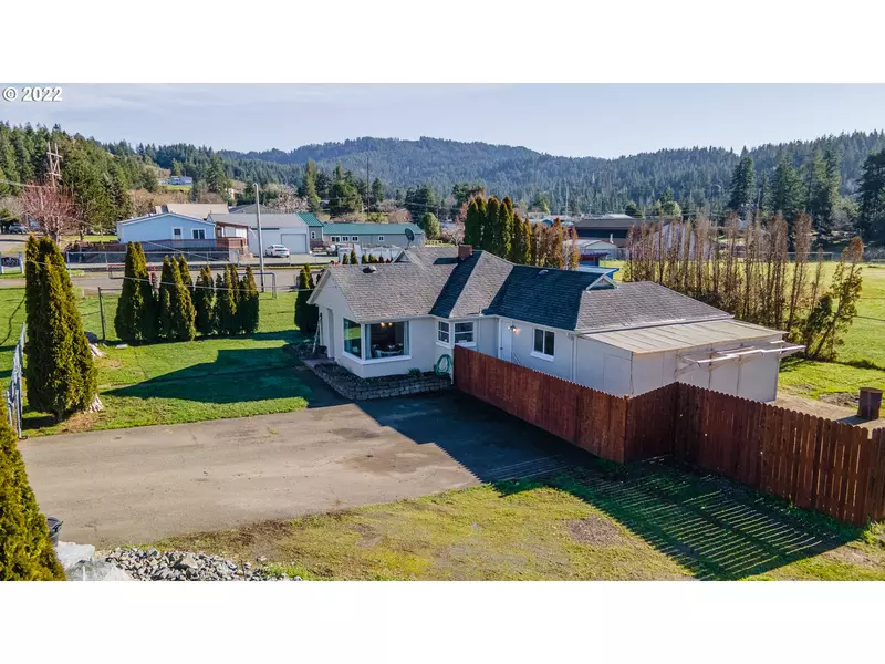 2116 MAPLE, Myrtle Point, OR 97458